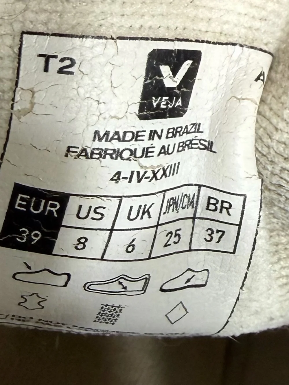 Veja Men White Sneakers with Green V Detail